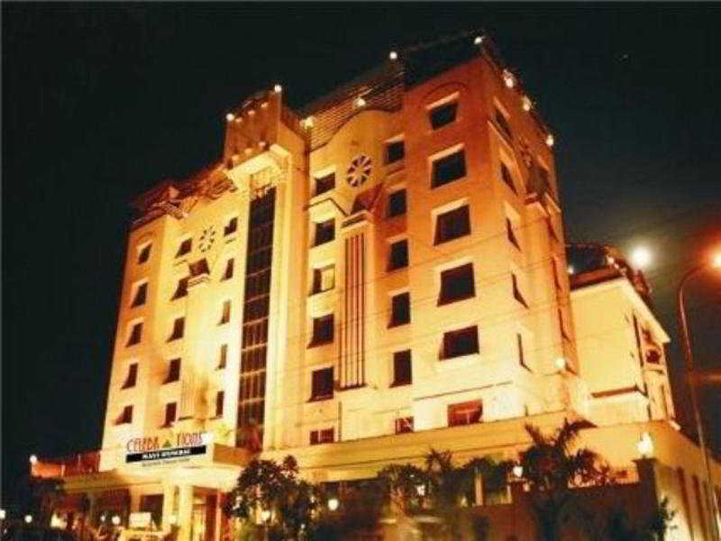 Celebrations Hotel Нави Мумбай Екстериор снимка